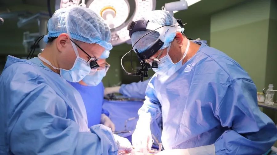 17歲少年咳嗽發熱15天，找不到感染原因！一查心臟更嚇人！上海醫生出手→