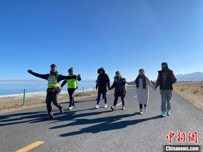 圖為徒步現場。　李江寧 攝