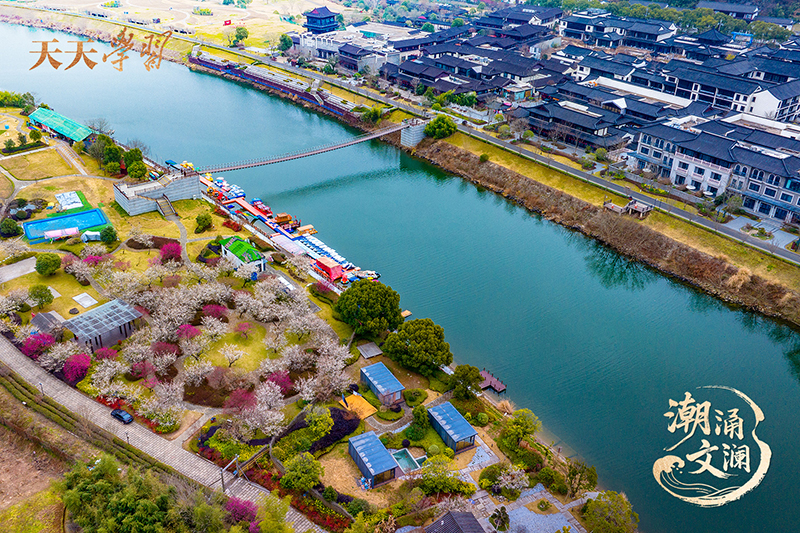 2025年2月17日，浙江紹興，嵊州市越劇小鎮(zhèn)和濕地公園梅花盛開。